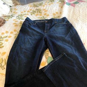 So lifting slim leg jeans